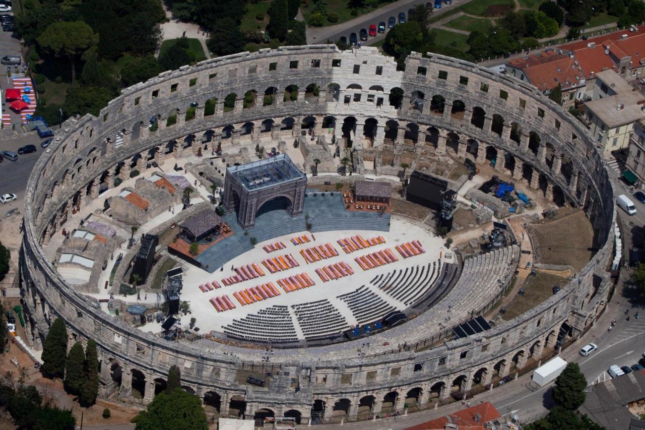 Rooms Aida Pula Exterior foto